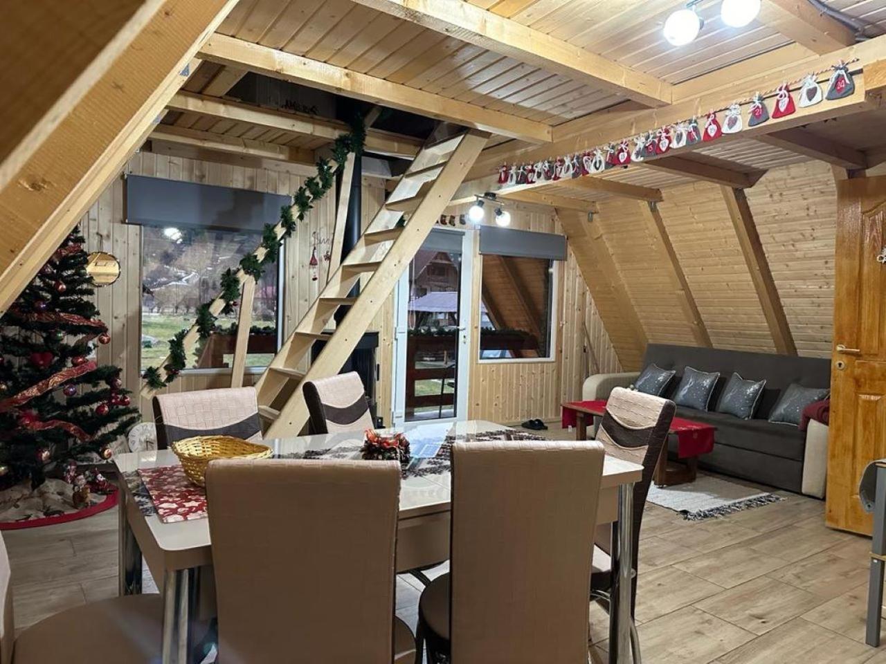 Cabanutze Satic Villa Rucăr Eksteriør billede