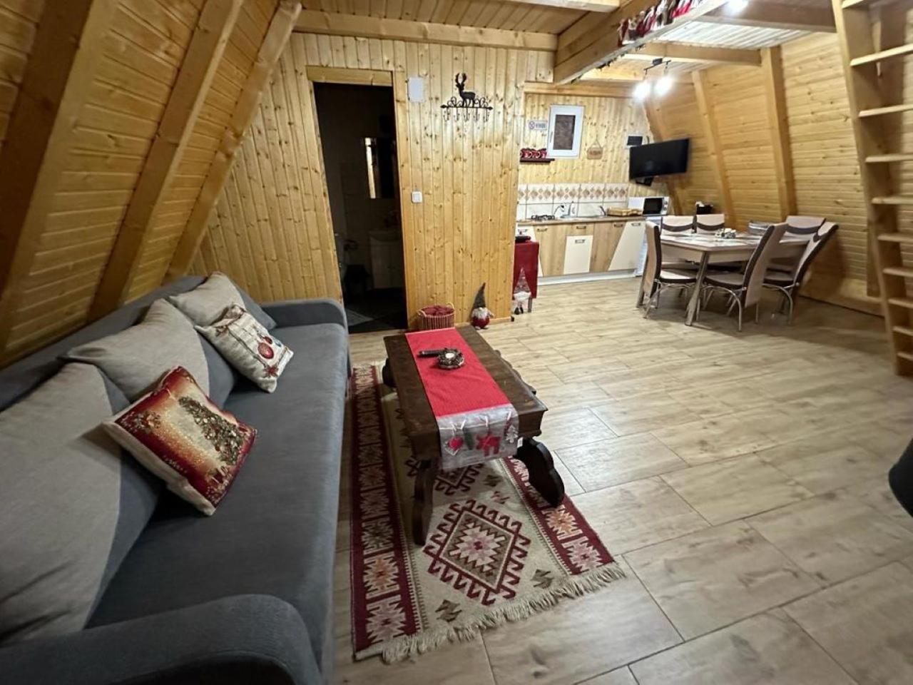 Cabanutze Satic Villa Rucăr Eksteriør billede