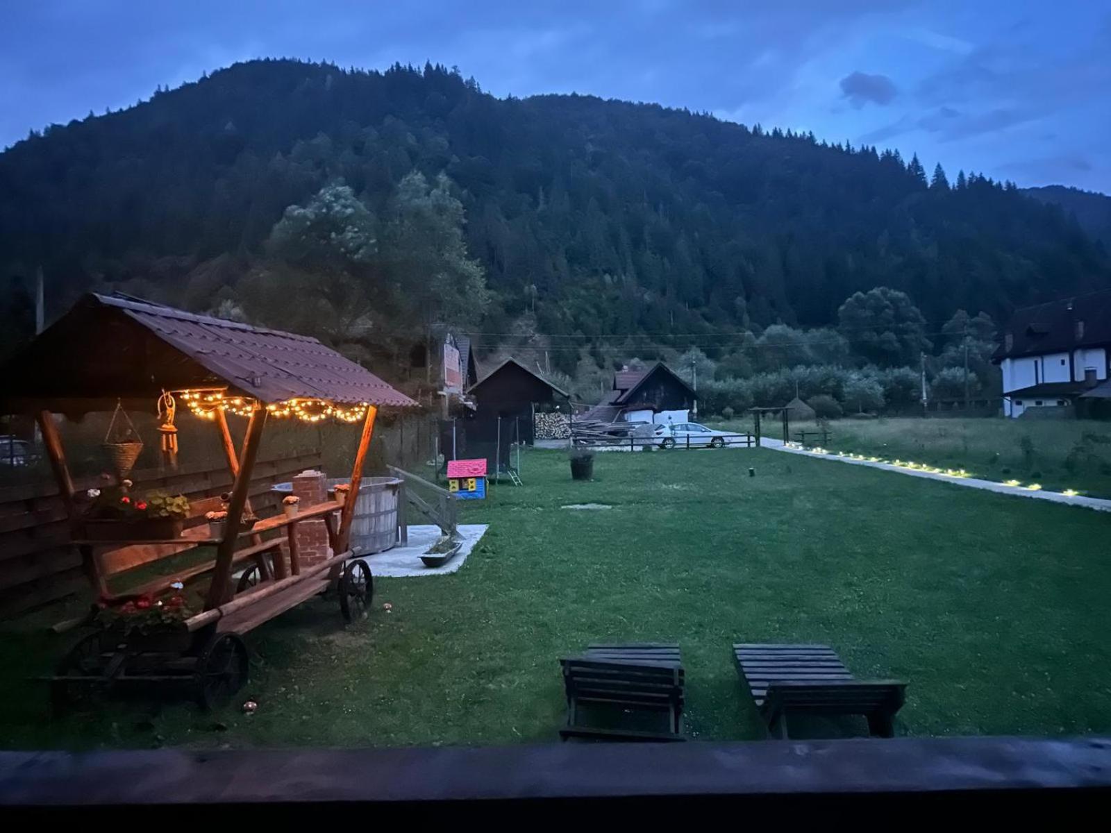 Cabanutze Satic Villa Rucăr Eksteriør billede